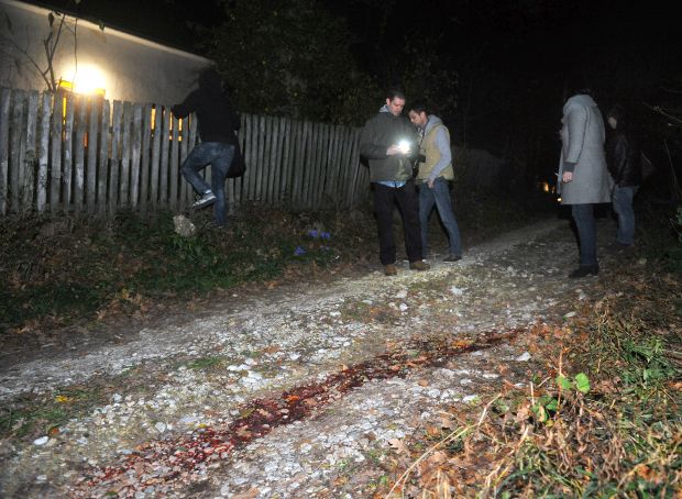 УБИСТВО И САМОУБИСТВО КОД СОПОТА: Мушкарац и жена пронађени поред аутомобила (ФОТО/ВИДЕО)